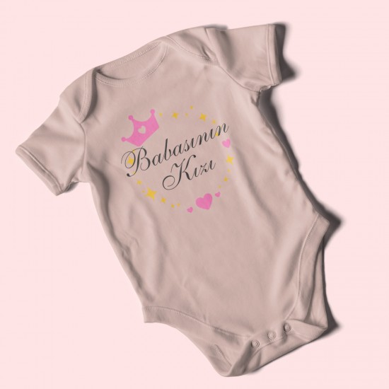 Babasının Kızı Baskılı Bebek Zıbını Çıtçıtlı Body 8 Renk | %100 Pamuk – Kişiye Özel